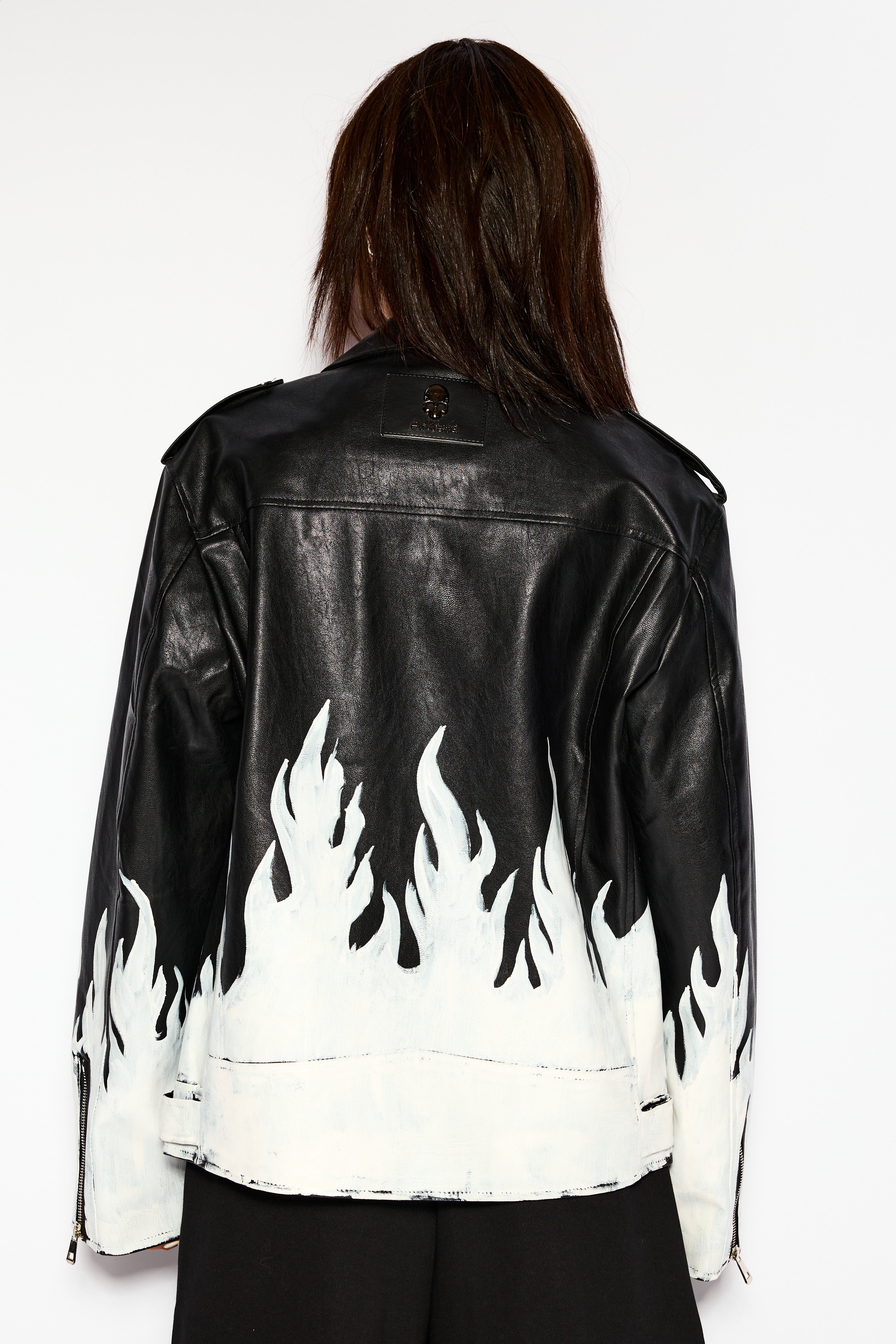 Voltage jacket