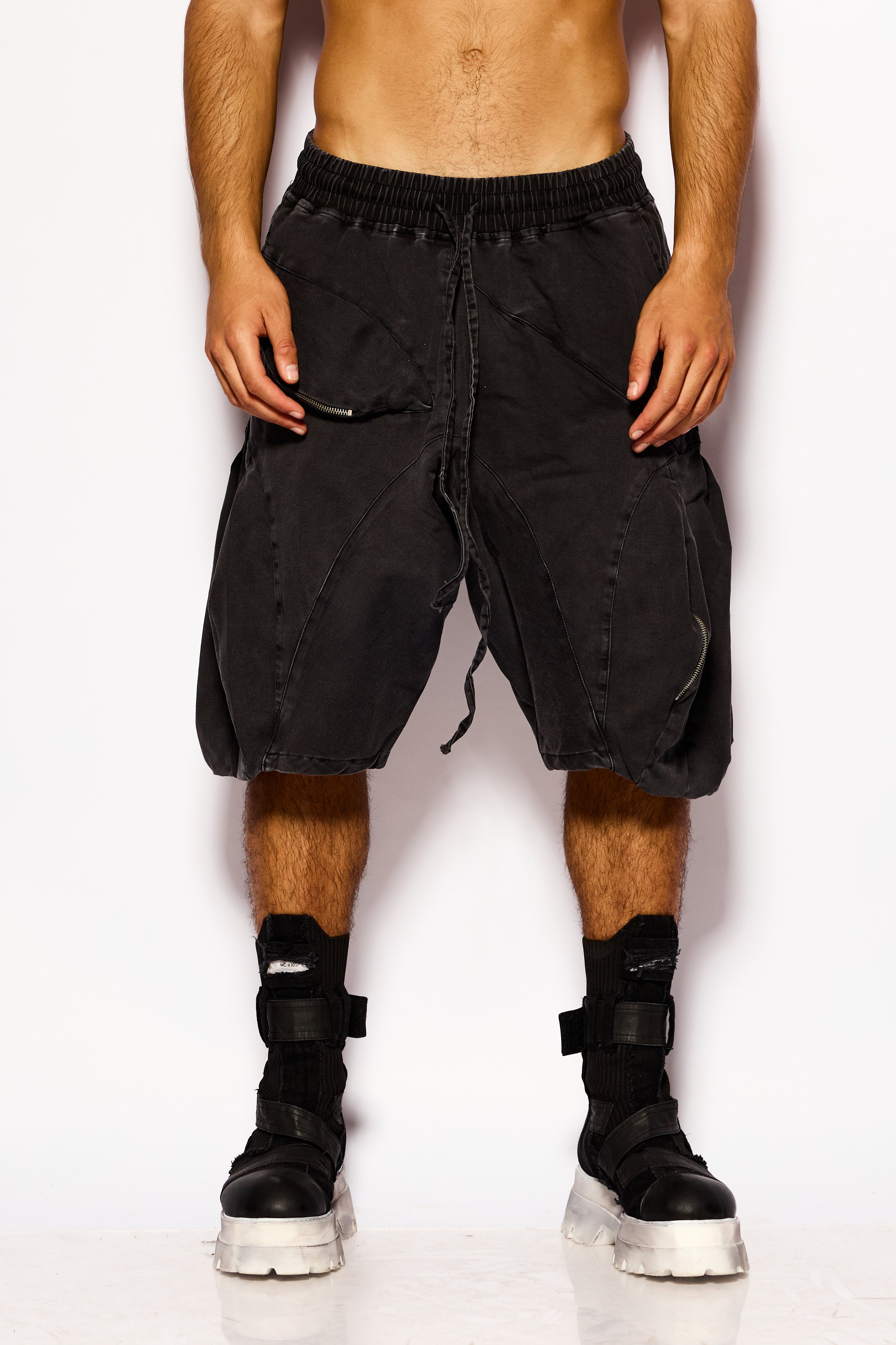 APOCALYPSE Cargo Bermuda