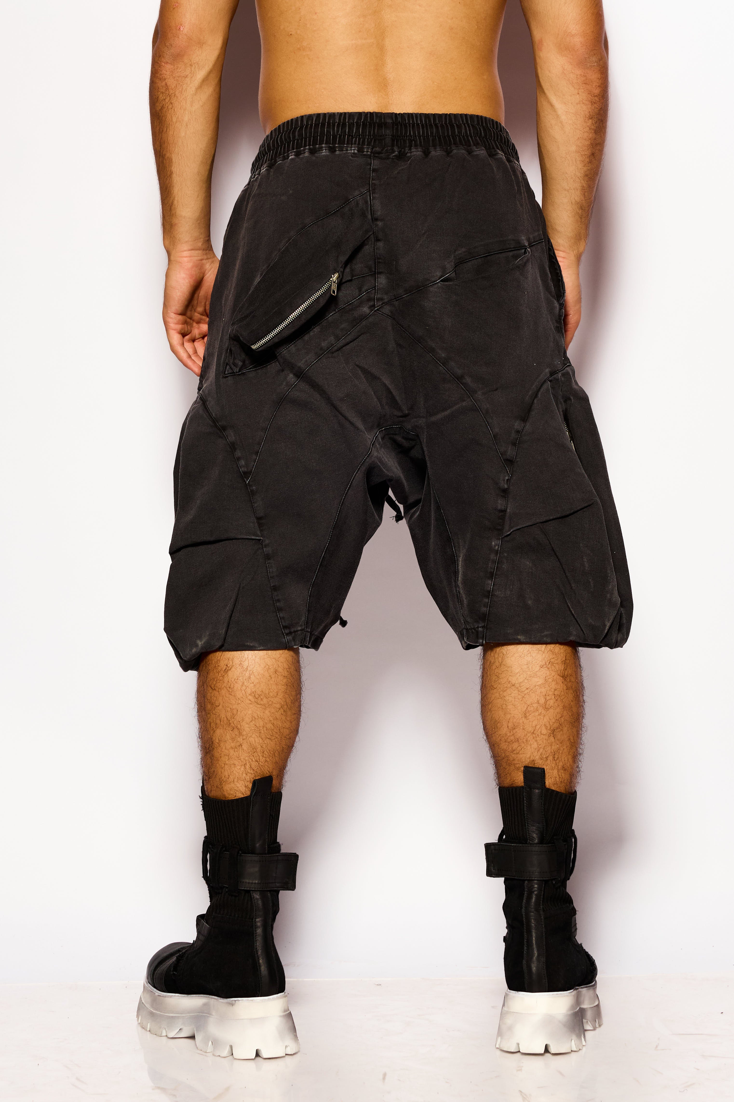 APOCALYPSE Cargo Bermuda