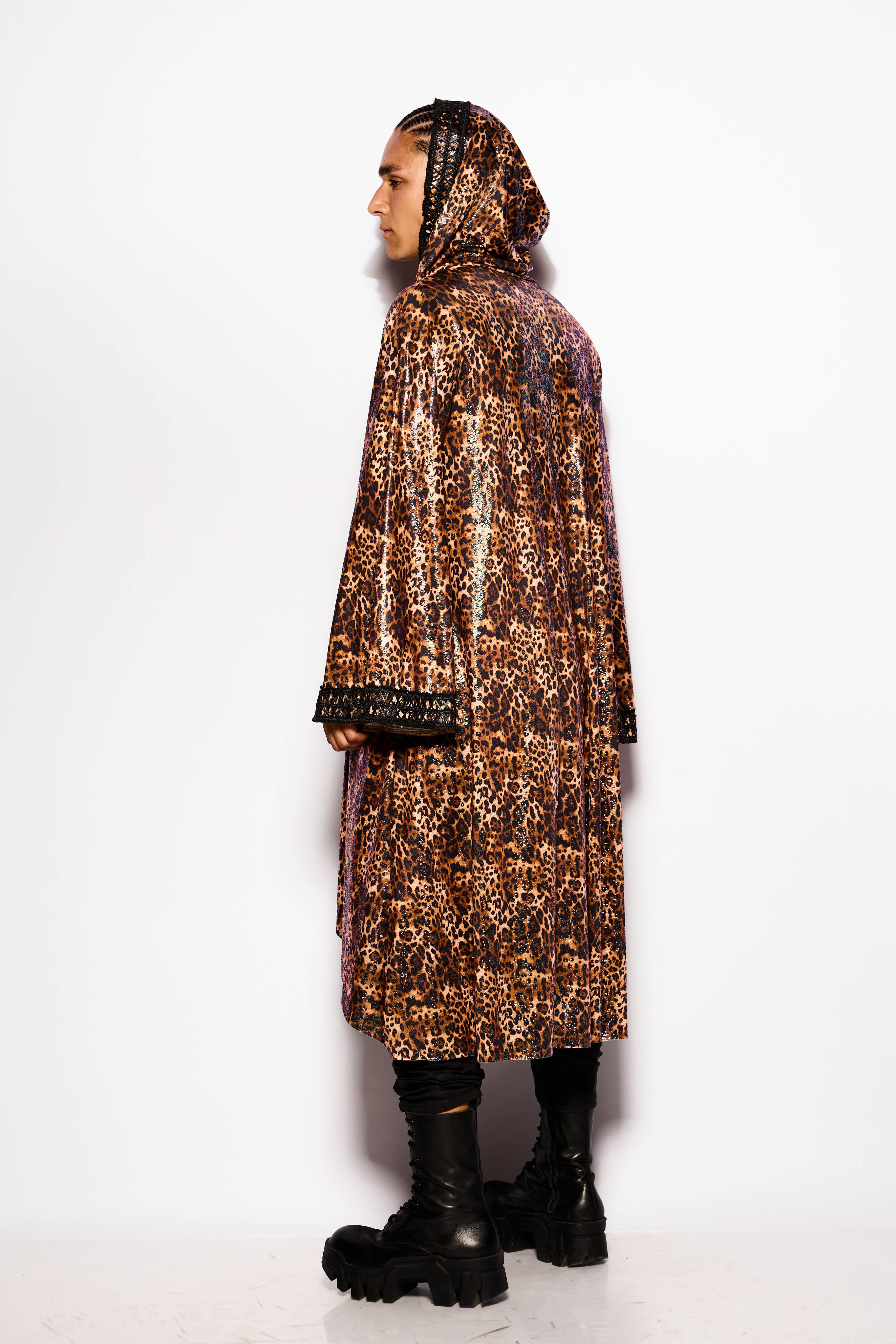 Bronze leopard kimono