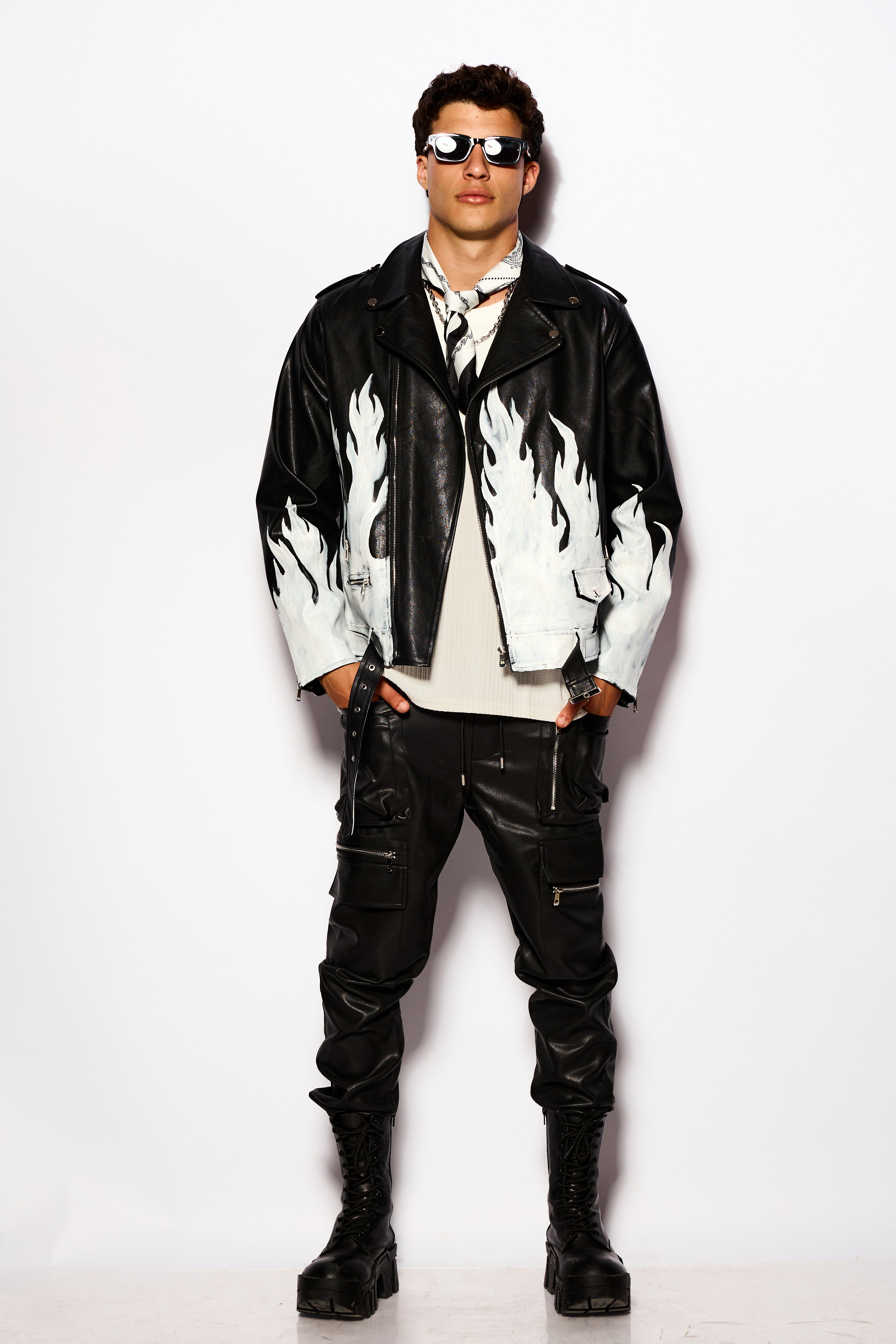 Voltage jacket