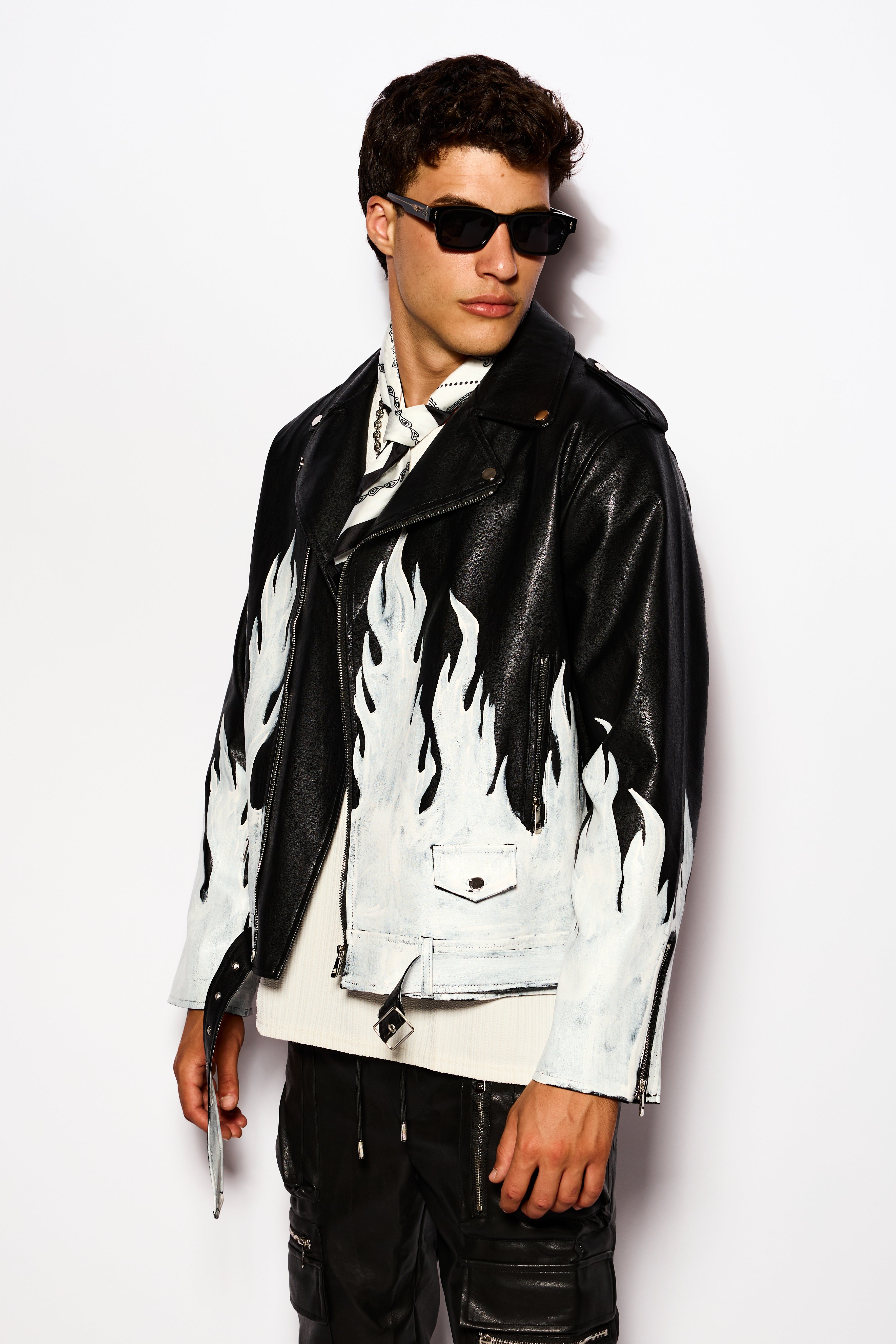 Voltage jacket
