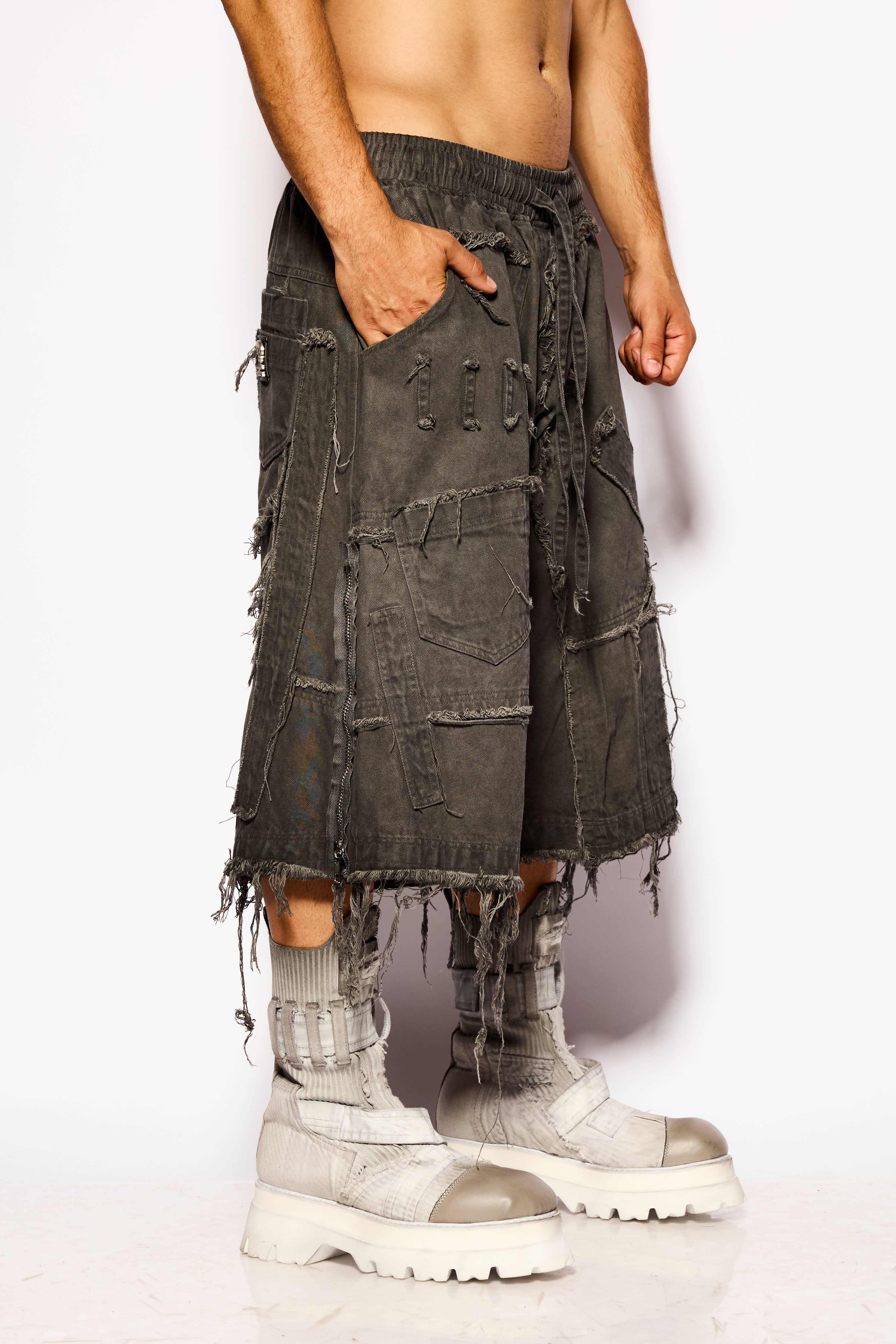 Gray Apocalypse denim bermuda