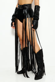Noir fringe belt