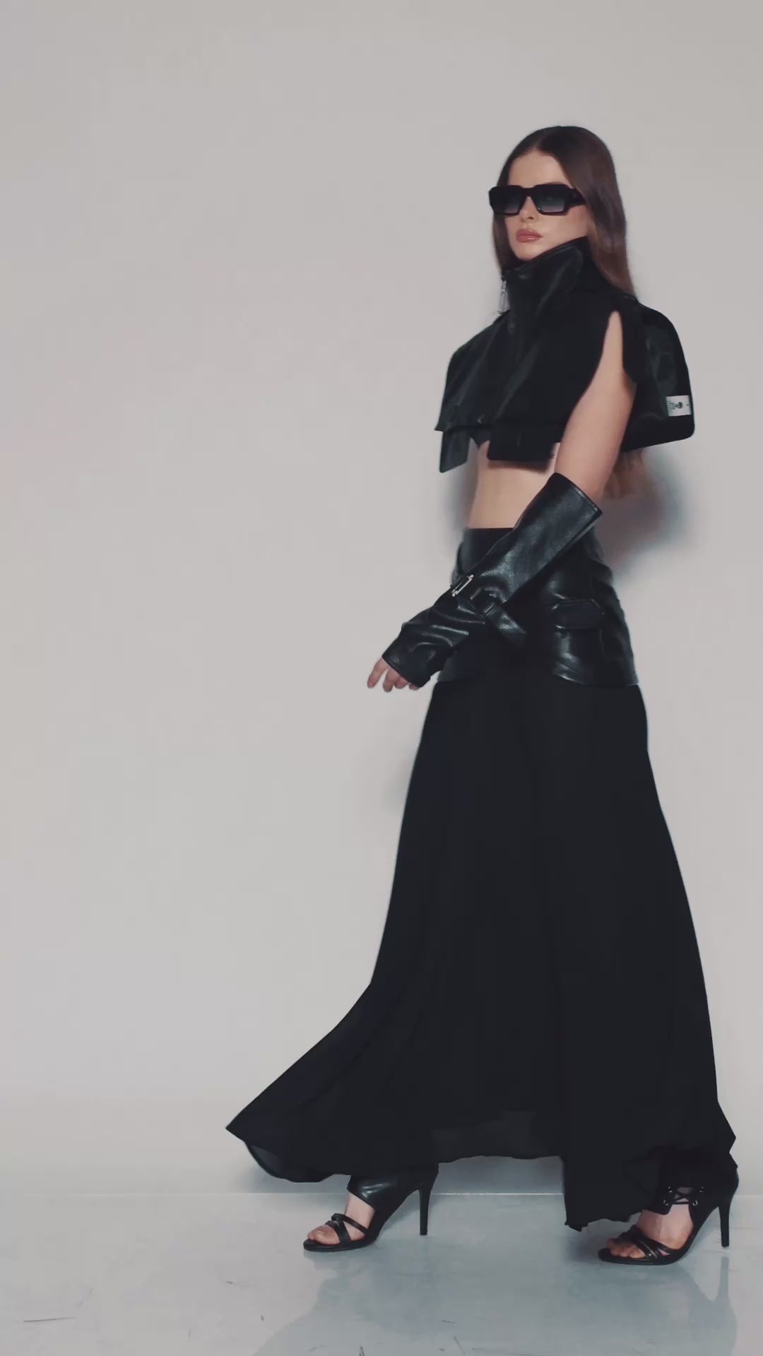 Raven crop vest